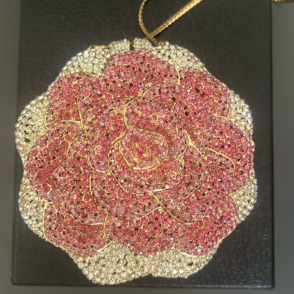 Beautiful flower shaped luxury rhinestone bag